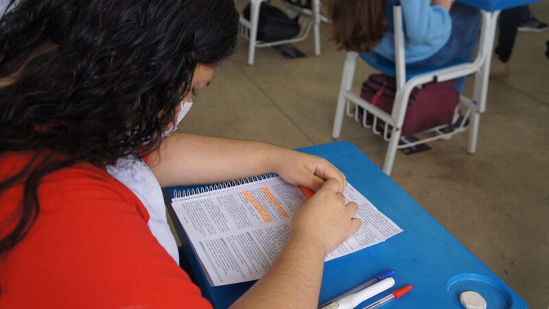 Escolas estaduais: mais de 200 mil alunos retornam às aulas nesta quinta-feira (02)