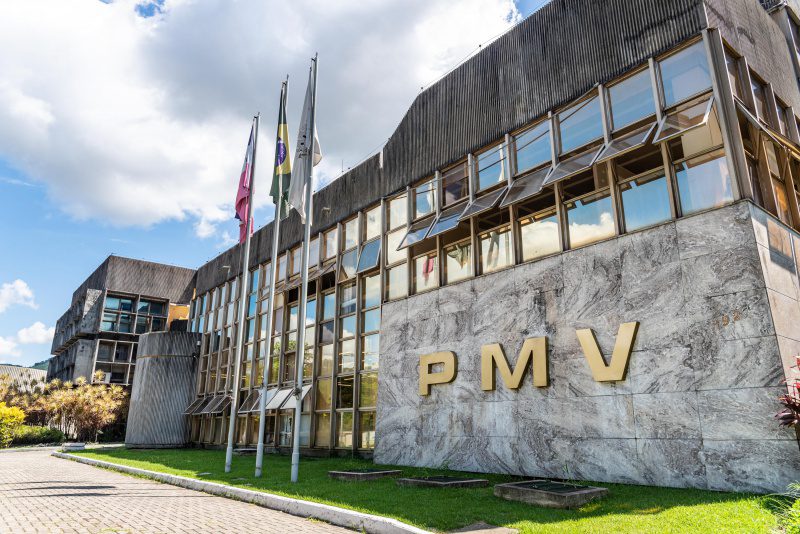 Vitória mantém serviços de plantão no feriado