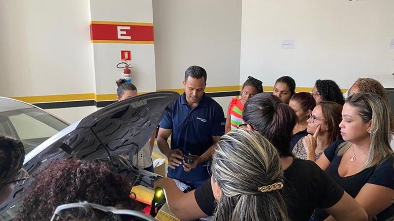 Detran oferece 100 vagas no curso de mecânica para mulheres no ES