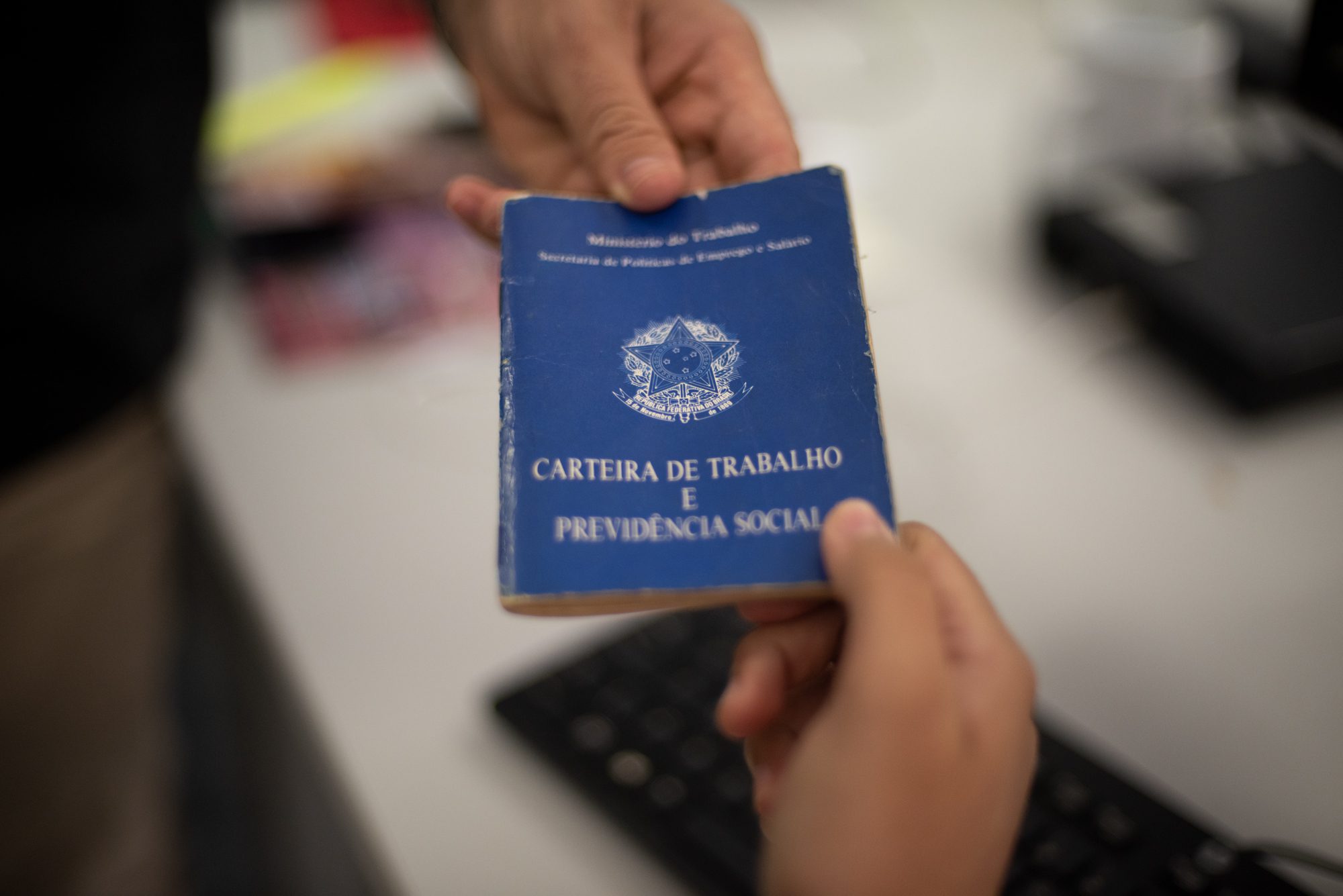 Sine Vitória conduz processo seletivo com 100 vagas para recepcionistas nesta quarta (31)