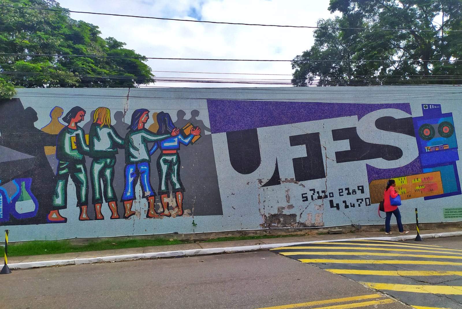 Ufes suspende aulas de 13 cursos após falta de água nesta segunda
