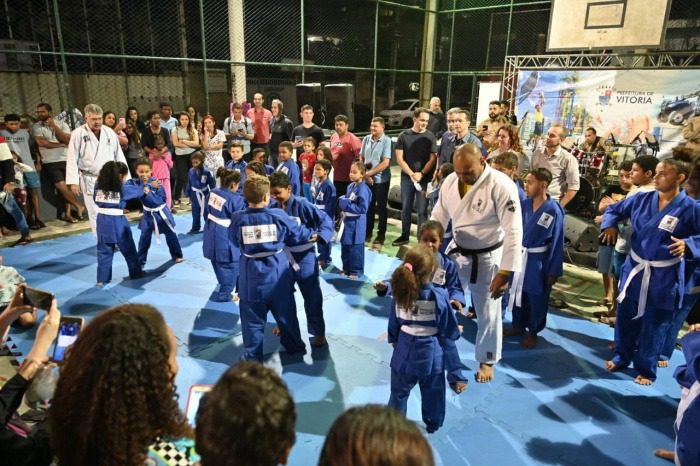 Vitória do esporte! PMV entrega kimonos para alunos do judô