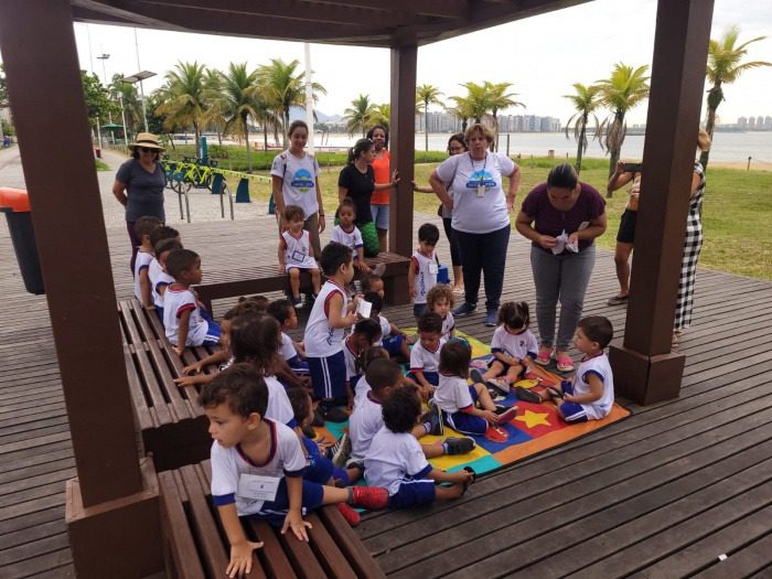 Estudantes da educação ambiental aprendem sobre ecossistema marinho