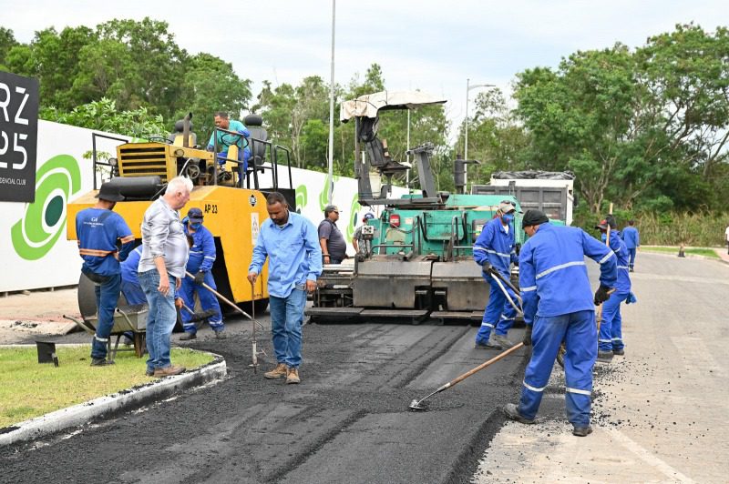 Prefeitura de Vitória investe R$ 215 milhões em asfaltamento de vias da capital