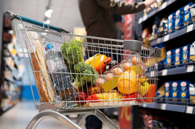 Economize Mais: Procon Alerta que Comparar Preços Pode Poupar mais de R$ 360,00 na Cesta Básica
