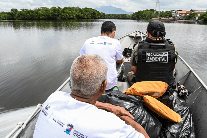 União pelo Meio Ambiente: Catadores e Pescadores Realizam Grande Limpeza no Manguezal de São Pedro