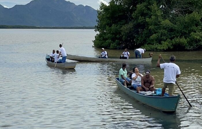 Limpeza Ambiental: 2 Toneladas de Resíduos Removidas do Manguezal de São Pedro