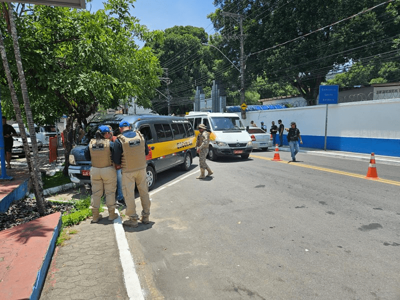 Segurança em Primeiro Lugar: Detran|ES Fiscaliza Transporte Escolar em Vitória na Volta às Aulas