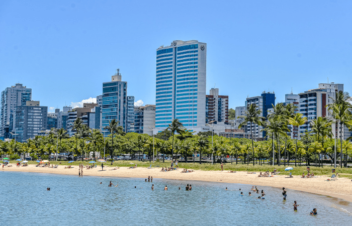 Projeto de Ampliação: Praias de Vitória Devem Ganhar Mais 60 Metros de Areia