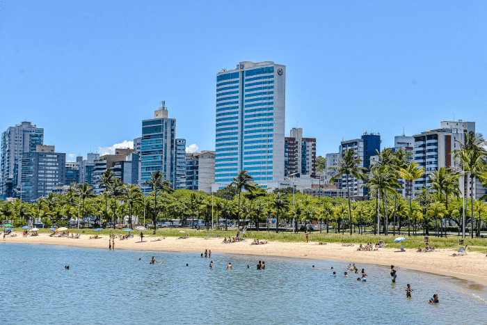 Projeto de Ampliação: Praias de Vitória Devem Ganhar Mais 60 Metros de Areia
