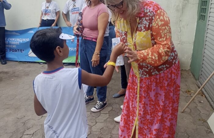 Estudantes da capital se unem em campanha contra a dengue em Consolação