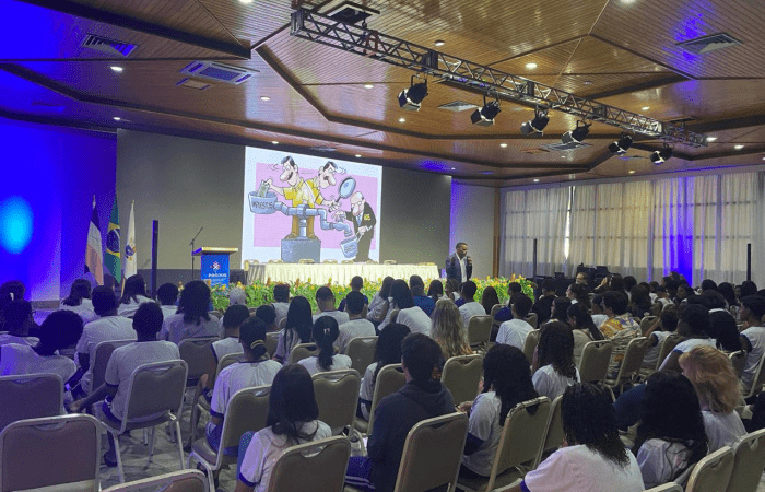 Evento de Cidadania Reúne Estudantes de Vitória para Debate