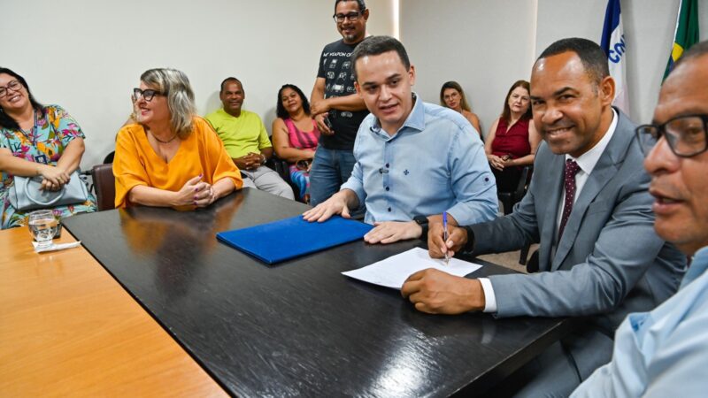 Pazolini firma contratos para fornecer exames de imagem avançados à população