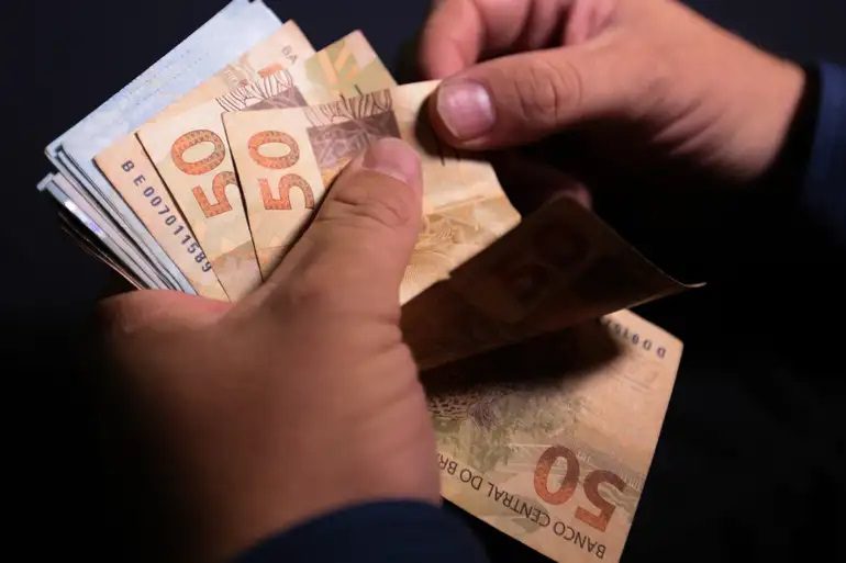 Empréstimo consignado para CLT inicia hoje (21/03): entenda como fazer