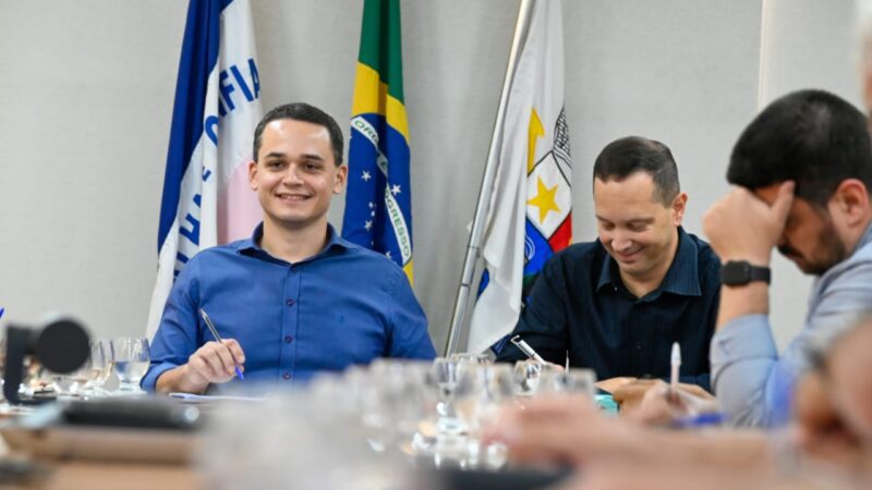 Pazolini recebe líderes comunitários e planeja ações para bairros da capital