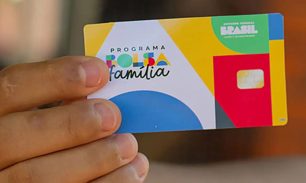 27 cidades do ES tem mais gente no Bolsa Família do que empregados com carteira assinada