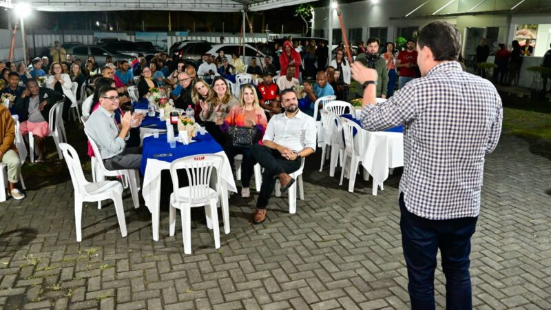 Emoção e histórias de superação: Pazolini participa de celebração de 4 anos do Abrigo 1