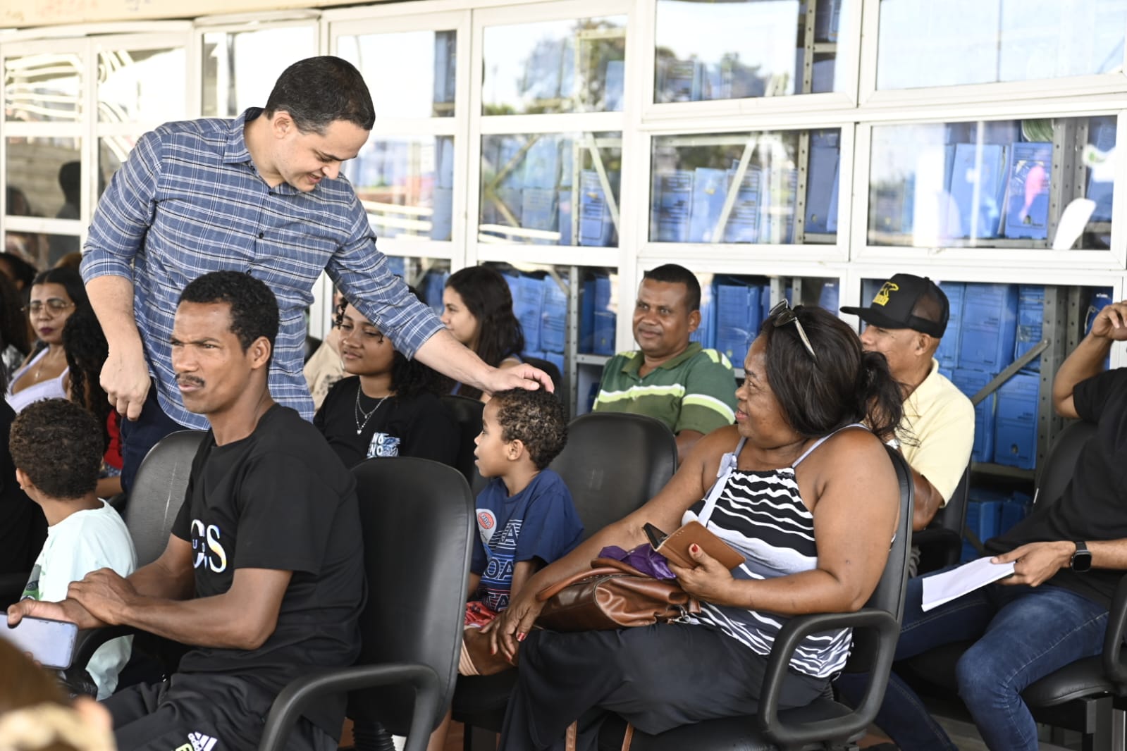 Pazolini zera fila de consultas oftalmológicas para estudantes da rede municipal
