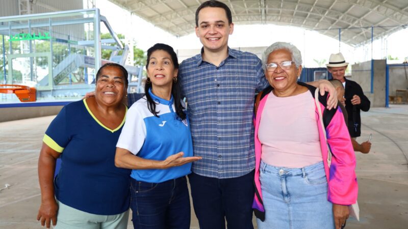 Pazolini visita cobertura da quadra da Praça do HI-FI, em Goiabeiras que está com 80% das obras concluídas