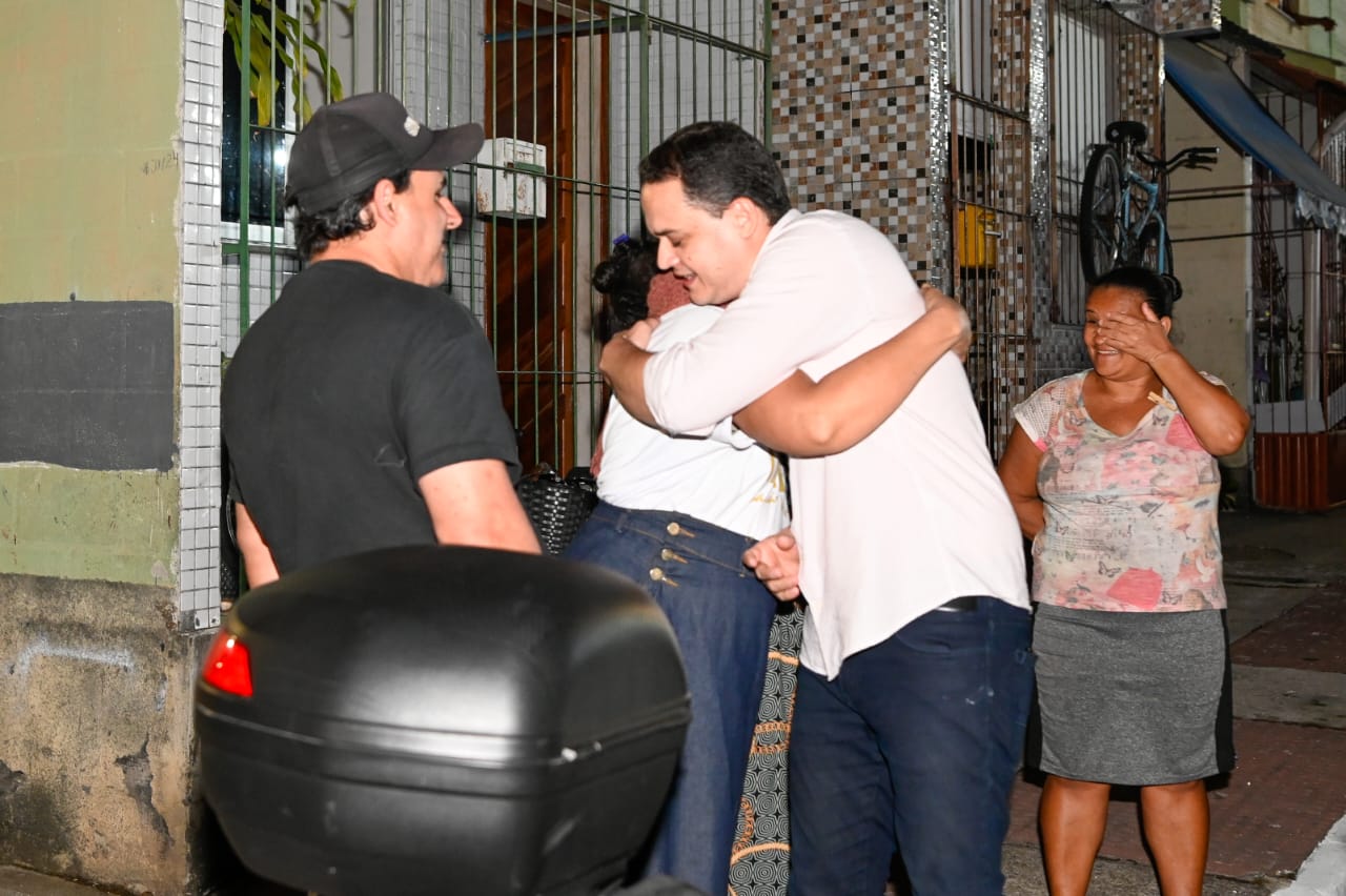 Pazolini inaugura novas torres de iluminação no Bairro Jesus de Narareth que ganhará novo Parque