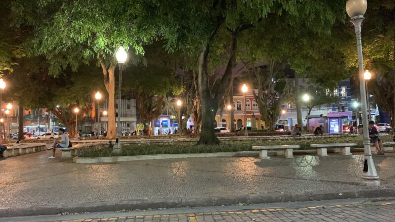 Praça Costa Pereira está mais bonita e segura após nova iluminação