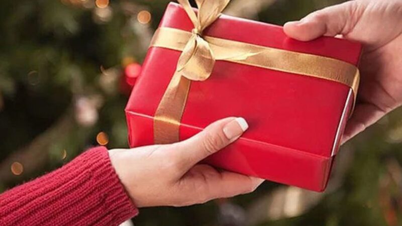 Procon dá dicas sobre trocas e devoluções de presentes de Natal