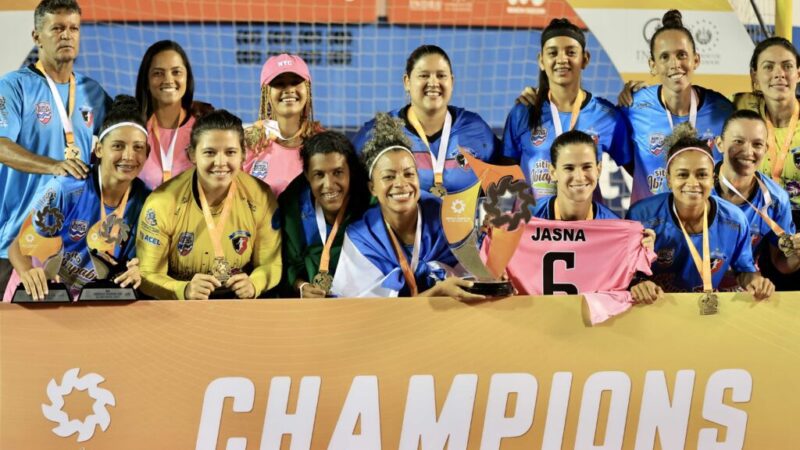Meninas do São Pedro Beach Soccer são campeãs da América