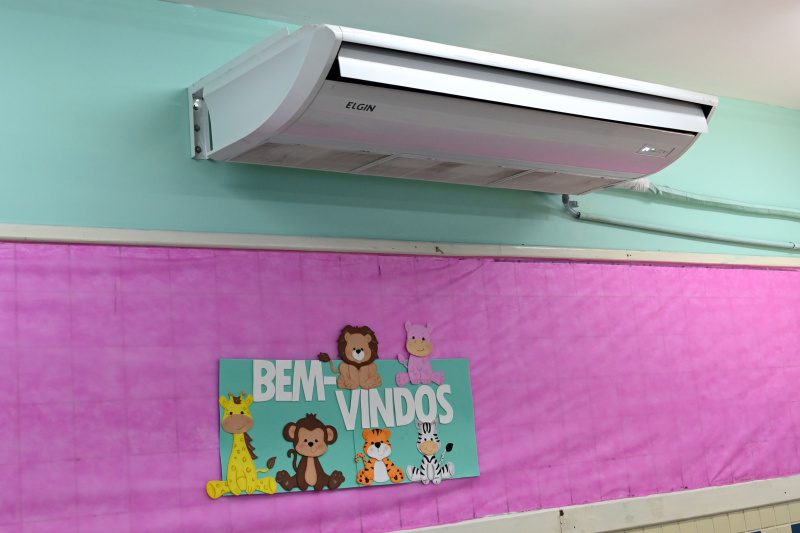 Mais uma escola de Vitória ganha nova rede elétrica e climatização em Resistência
