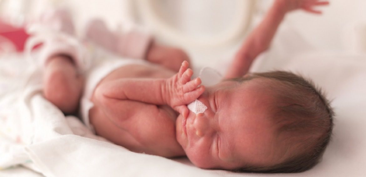 Neonatologista enfatiza a grande importância da vacinação para prematuros