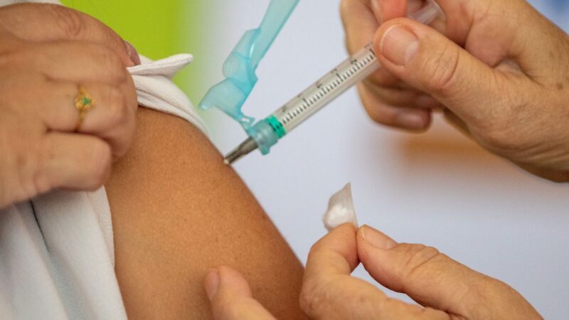 Vitória promove campanha de vacinação em instituições de ensino e centros de convivência