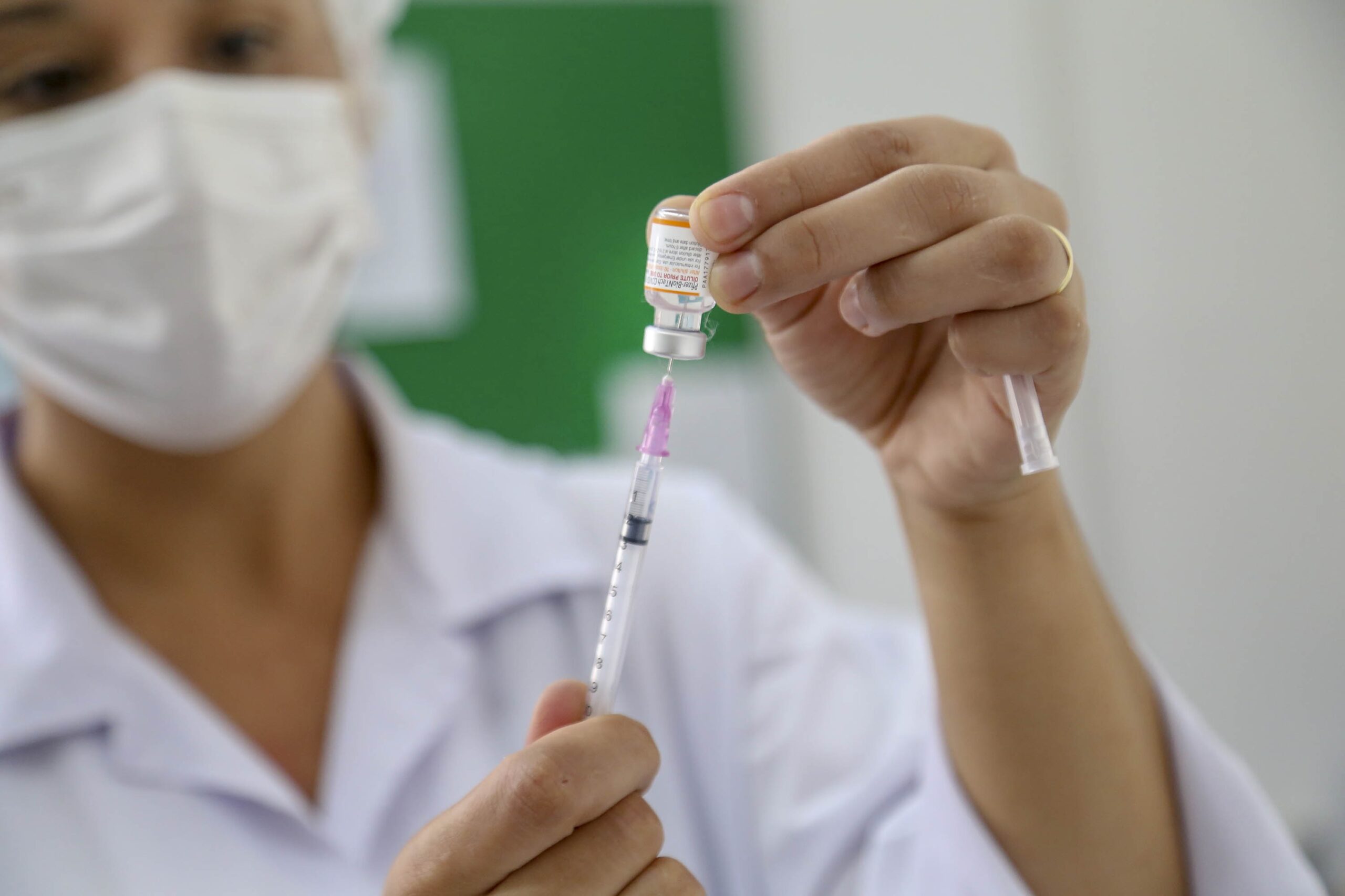 Ministério da Saúde recomenda vacinação da população contra a Covid-19