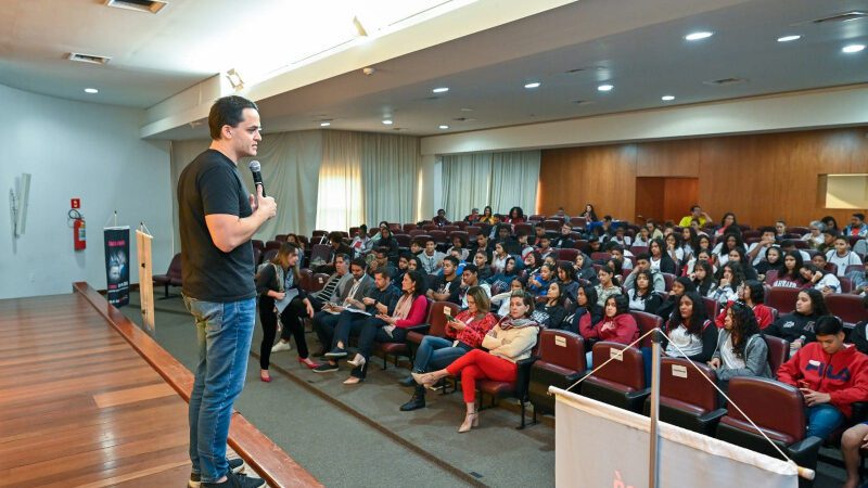 Palestra sobre o combate ao abuso de crianças e adolescentes é realizada na PMV.