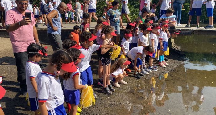 Preservando o Manguezal: Caminhada mobiliza comunidade em Goiabeiras em prol da educação ambiental.