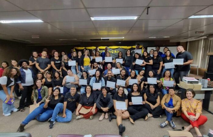 Inclusão: 70 servidores da Assistência Social concluem formação em Libras