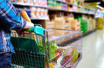 Procon Vitória descobre variações de preços de até 351% entre supermercados