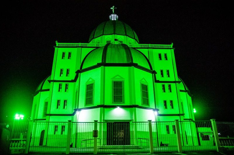 Basílica de Santo Antônio surpreende com sua nova iluminação, encantando moradores e turistas