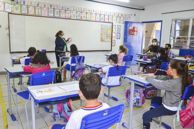 Oportunidade Educativa: Prefeitura de Vitória Anuncia Concurso Público para Professores