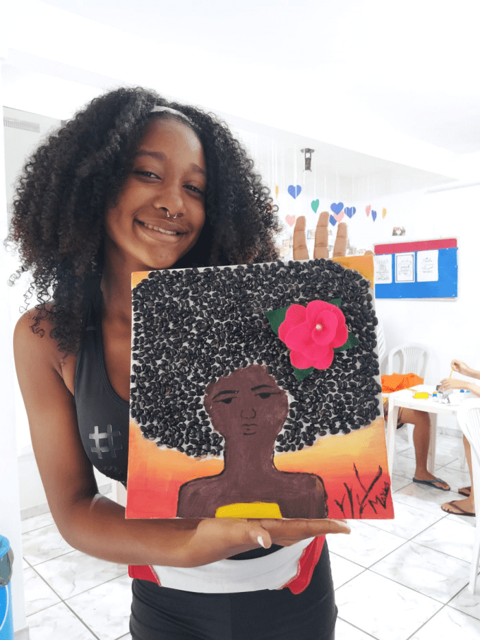 Cores da Juventude: Produção Artística de Quadros Concluída por Adolescentes em Santo Antônio