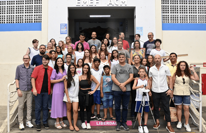 Excelência Acadêmica: Estudantes Recebem Reconhecimento em Olimpíada de Educação