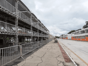 Sambódromo em Construção: Avenida Paralisada para os Preparativos Do Carnaval