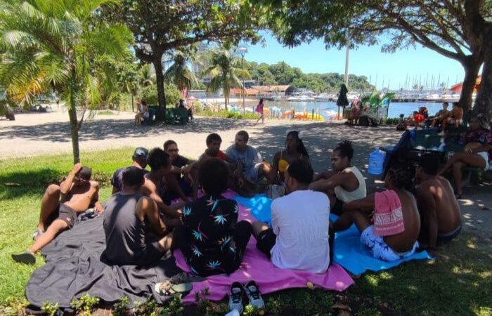 Dia de Alegria: Usuários do Centro POP Desfrutam de Lazer e Recreação à Beira-Mar