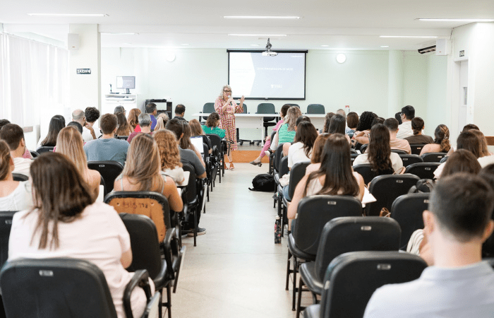 Aprimoramento Profissional em Vitória: Manejo Clínico da Dengue para Profissionais da Saúde