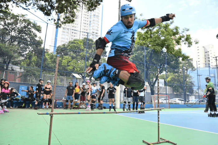 Praça do Cauê é palco de grande evento esportivo em Vitória, com participação de cerca de 500 pessoas