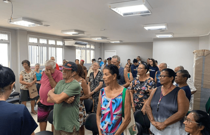 Centro de Saúde da Ilha das Caieiras promove orientações para idosos sobre envelhecimento e prevenção de quedas