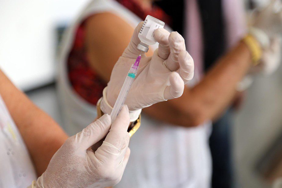 Vitória em Ação: Mais de 1.600 Vagas Abertas para Vacinação Contra Gripe e Dengue