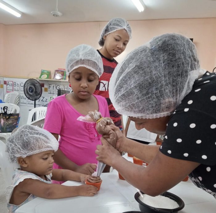 Oficina no Centro de Convivência São Pedro promove fortalecimento de vínculos familiares