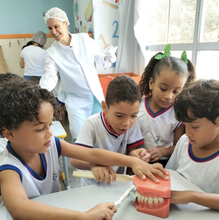 Vitória Cuida dos Sorrisos: Dia D do Mais Saúde Bucal nas Escolas Municipais