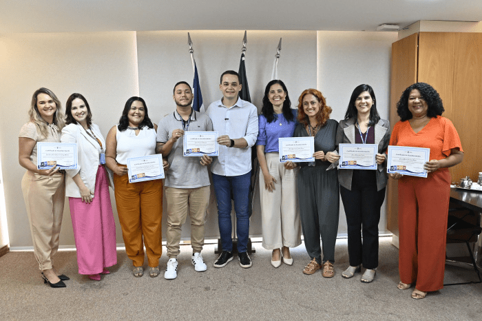 Prefeitura de Vitória Homenageia Profissionais da Educação