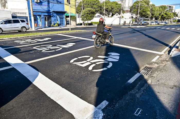 Faixas de Retenção de Motos Melhoram Segurança no Trânsito