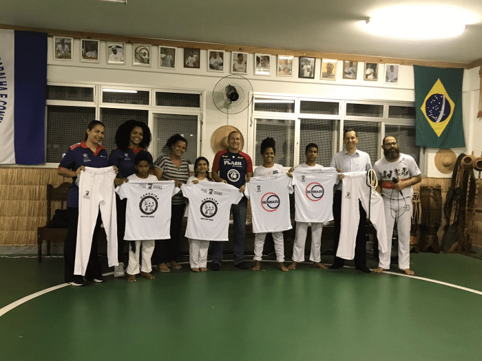 Capoeiristas de São Pedro recebem novos uniformes